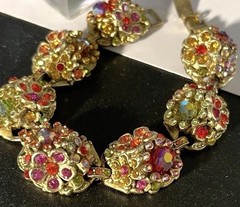 VINTAGE UNSIGNED “ART” GOLD GILT RHINESTONES CRYSTALS LINKED RETRO FLORAL