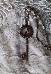 General Stonewall Jackson Cameo Pendant, Historical Image, Rare CSA Collectable!
