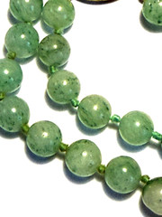 Vintage Chinese Lovely 7mm PREHNITE GEMSTONE Hand Knotted 25″ beaded NECKLACE