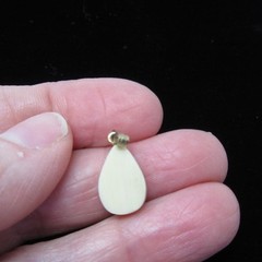 Scrimshaw Style Reindeer Deer Head Pendant Teardrop Charm Small 1/2″ signed