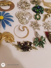 Vintage Brooch Dress Clip Jewelry Lot Rhinestones Enamel Pot Metal Celluloid…