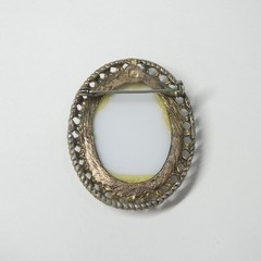 Porcelain Pin Romantic Couple w/ Brass Filigree Frame Oval Vintage Brooch