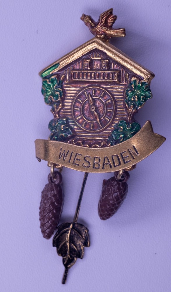 Vintage Cuckoo Clock Brooch Pin Gold Tone 45mm Wiesbaden Souvenir Dangle Enamel