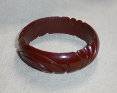 Vintage Bakelite Deep Carved Flower Brown Bangle Bracelet 7.5″ 20mm 30g