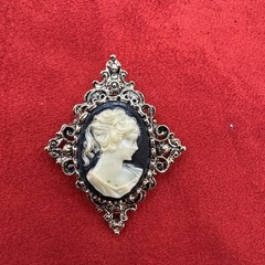 Gerry’s vintage convertible brooch/pendant Cameo Victorian Revival. See pics.
