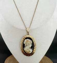 Vintage Cameo Necklace Resin Lady with Rhinestone Black Cream Gold Tone 23”