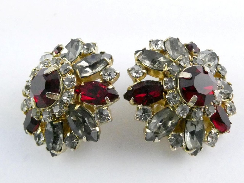 Vintage Hobe Red and White Clear Rhinestone Clip on Earrings 7/8 Inch Diameter