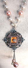 Women’s Vintage Style Pearl Necklace Ornate Square Rhinestone Pendant Pink White