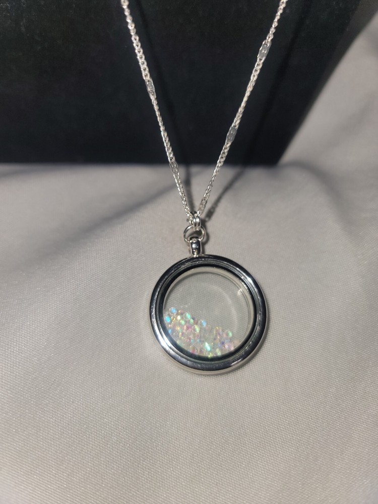 Vintage Lauren Conrad Crystals In A Looking Glass Pendent Necklace