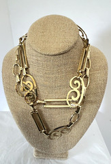 LOT OF 2 NECKLACES GOLD TONE CHAPS VINTAGE CHAIN/BELT MOTHER OF PEARL 32-36 IN