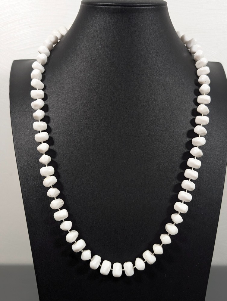 Vintage White Lucite Nugget Beaded Statement Neckalce Mod 26 in Rockabilly