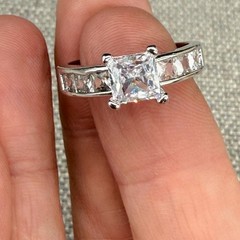 Vintage Ring Silver Tone Inset Clear Stones Crystal Square Center Stone Size 8