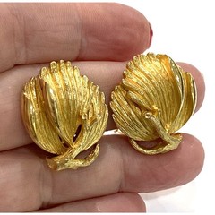 Vintage Lisner clip on earrings brushed textured finish goldtone career classics