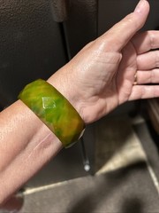 Vtg 30g RARE Diamond Cut Faceted End Day Green Yellow Bakelite Bangle Bracelet
