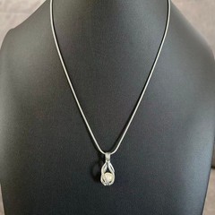 Vintage Silver Tone Pearl Cage Necklace Swirl Teardrop Pendant Snake Chain 16″