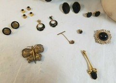 Vintage 21pc BLACK & GOLDTONE Jewelry Lot IOWA HAWKEYES GO HAWKS! MMLot 31