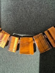 16.5″ Tiger’s Eye Hand Knotted Fan Necklace with Unknown Metal Clasp 63 grams