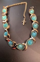 Vintage Lisner Aqua Cabochon/Goldtone Necklace/Bracelet Set