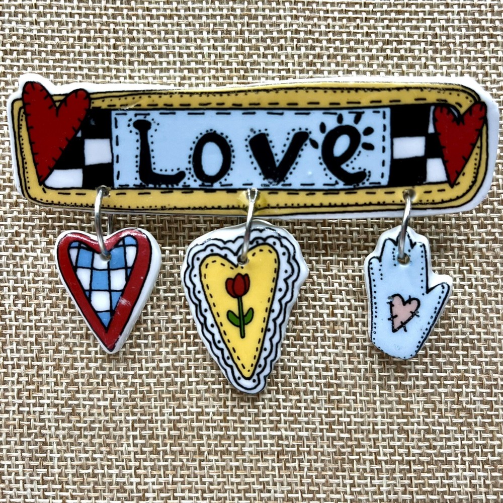 Vntg Retro Ceramic Love Pin Alma Lynne Dangling Charms 1977