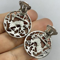 Vtg Sarah Coventry Deer Silver Tn Openwork Filigree Earrings Huggie Clip Scenery