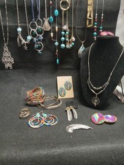 Southwestern Theme Costume Jewlery Lot Necklaces Bracelets Earings 25+ Pieces