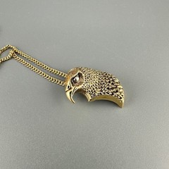 Vintage Eagle Pendant Necklace Gold Tone Figural Bird Signed 18″ Chain Box Clasp
