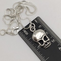 Silver Tone Costume Skull Charm Pendant Box Chain Necklace 18” #19