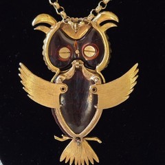 Vintage Articulated Owl Pendant Necklace Amber Lucite Eyes Wings Tail Gold Tone