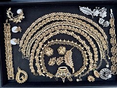 Vintage 100% CROWN TRIFARI Jewelry Lot Missing Stones Minor Repairs 38 Pieces