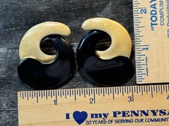 Vintage Black And Off White Pierced Earrings Gold Tone