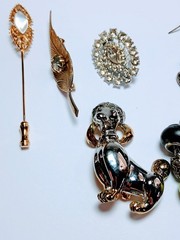 Jewelry Trinket Hinged Box W/ 8 Piece Jewelry Lot Vintage Modern Costume