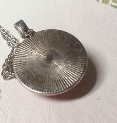 MaryBee Silver Tone 20″ Chain W/1″ Coral Chip Pendant Necklace 12-01-2021