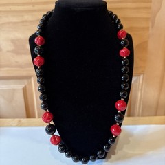 Vintage 1960s Red Black Bead Necklace
