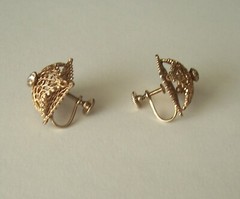 Vintage GOLD-FILL FILLIGREE SCREW-ON EARRINGS with CZ