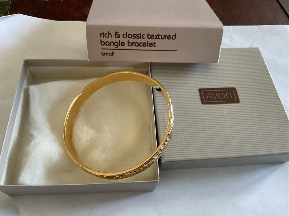Avon Vintage 1989 Rich & Classic Textured Bangle Bracelet – Small