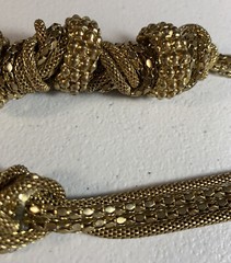 VTG 17” GOLD MESH CHAIN NECKLACE GOLD KNOTS PARTY EVERYDAY COSTUMES