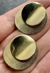 Vintage 1.1” Layered Round Gold Tone Metal Earrings