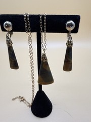 Vintage Tiger’s Eye Necklace & Clip Earrings Set – Gold Tone