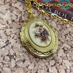 Vintage Style ROSE Cameo Locket Pendant Necklace Roman Woman Gold Tone Valentine