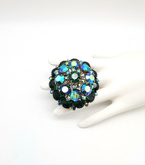 VINTAGE BLUE/GREEN AB RHINESTONE DOMED GOLD TONE JEWELRY PIN/BROOCH NICE QUALITY