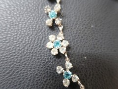 1940s COSTUME JEWELRY FLORAL NECKLACE MATCHING SCREWBACK EARRINGS 15 INCH LENGTH