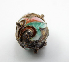 VINTAGE .925 STERLING SILVER OVAL HAND-PAINTED EGG PENDANT, MADE IN RUSSIA
