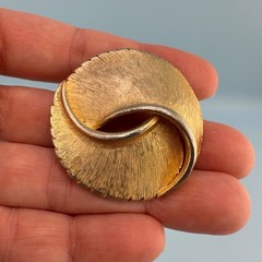 Vintage Designer Brooch Lot Gold Tone Textured Brushed Leaf Wishbone Signed