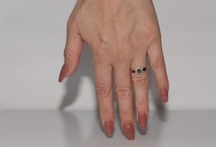 Vintage Circa 1980s 18k Gold Natural Diamond And Oval And Pear Cut Sapphire Ring
