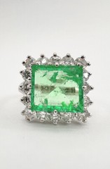 Vintage 14k White Gold 3.50ct Green Emerald & 1.25ct Diamond Halo Ring