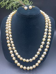VTG 14kt gold, hand knotted, lustrous ivory 36″ South Seas pearl necklace, E/R’s