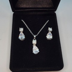Lovely vintage necklace earrings silver plated teardrop pear stones bridal gift