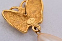Givenchy Vintage Butterfly Pearl Drop Earrings Brushed Gold Signed 1980s 9D