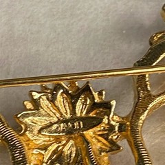 Vintage Avon Garden of Eden Floral Vine Bee Butterfly Brooch Pin Pearl