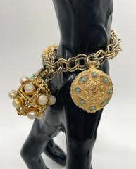 VTG Etruscan Style Faux Pearl Turquoise Gold-tone chunky charm fob bracelet 7″